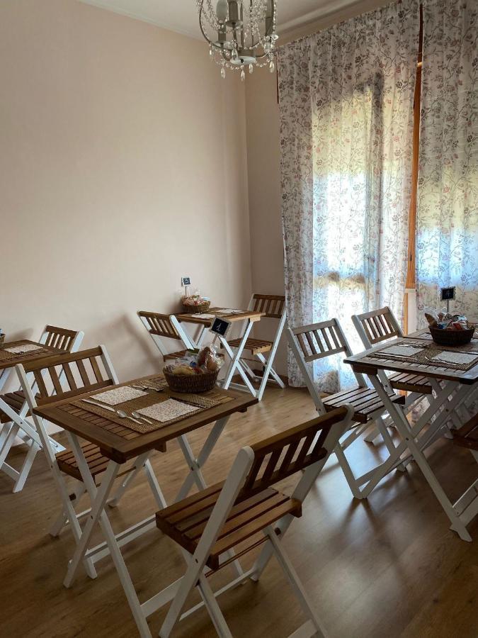 ヴィッラノーヴァ・ダルベンガ Sogni E Colori Bed & Breakfast エクステリア 写真